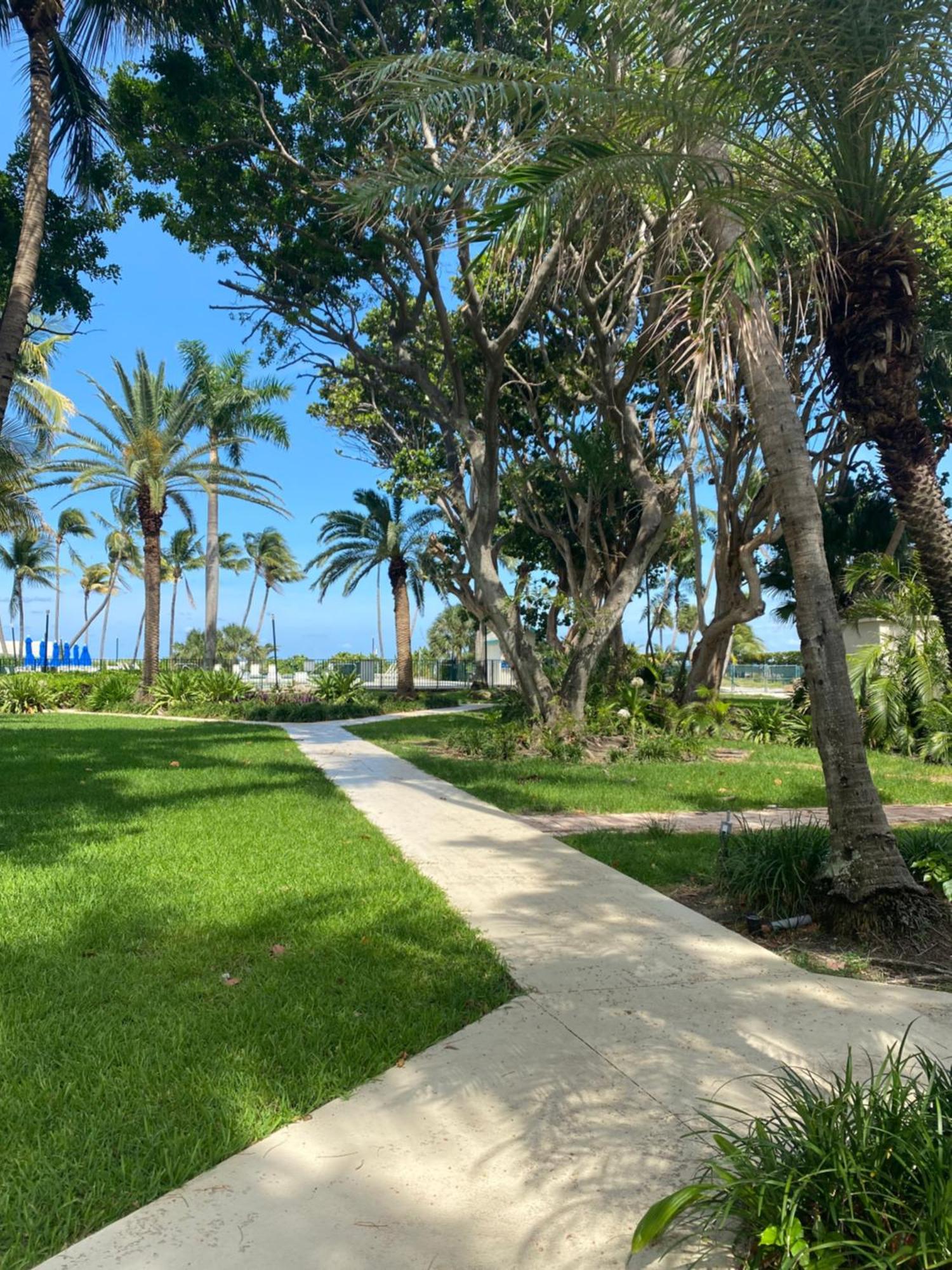 Silver Sands Beach Resort Key Biscayne Exterior photo